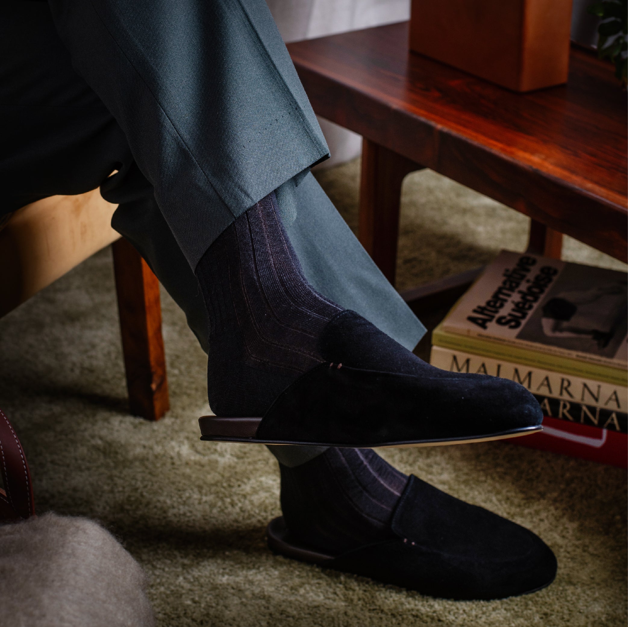 Men's black suede slippers 